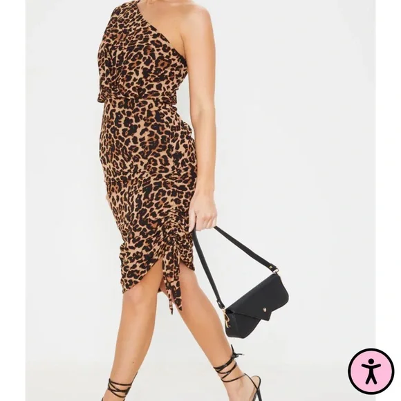 Super sexy chic leopard print asymmetrical dress 🐆 - Picture 9 of 12